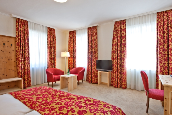Hotel Engiadina (Zuoz)